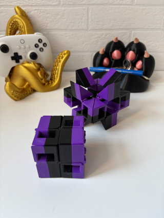 Figurka Ruchoma 3D Magic Cube, Czarno-fioletowy