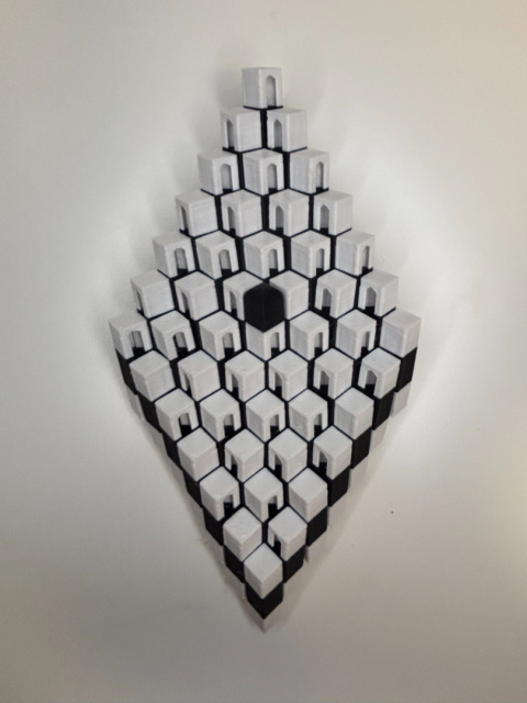 Figurka Kwadratowa sensoryczna 3d, Czarno-Biała Figurka Kwadratowa sensoryczna 3d, Czarno-Biała