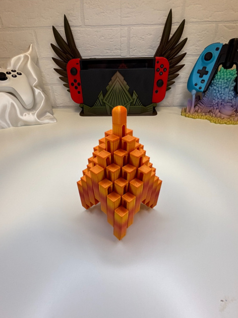Figurka Kwadratowa sensoryczna 3d, Ognista Figurka Kwadratowa sensoryczna 3d, Ognista