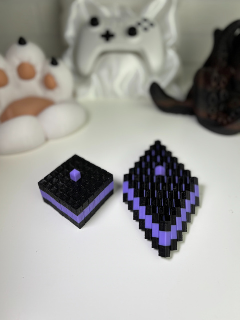 Figurka Kwadratowa sensoryczna 3d, Czarno-Fioletowa Figurka Kwadratowa sensoryczna 3d, Czarno-Fioletowa